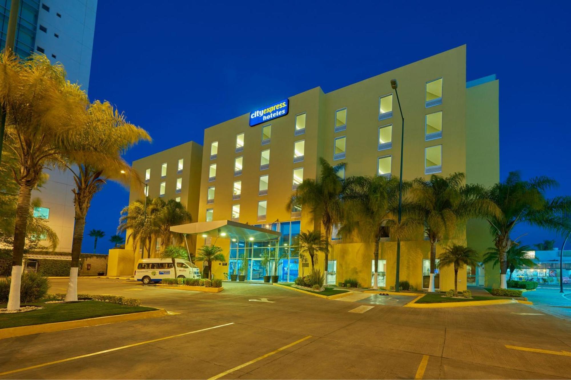 City Express By Marriott Irapuato Exterior foto